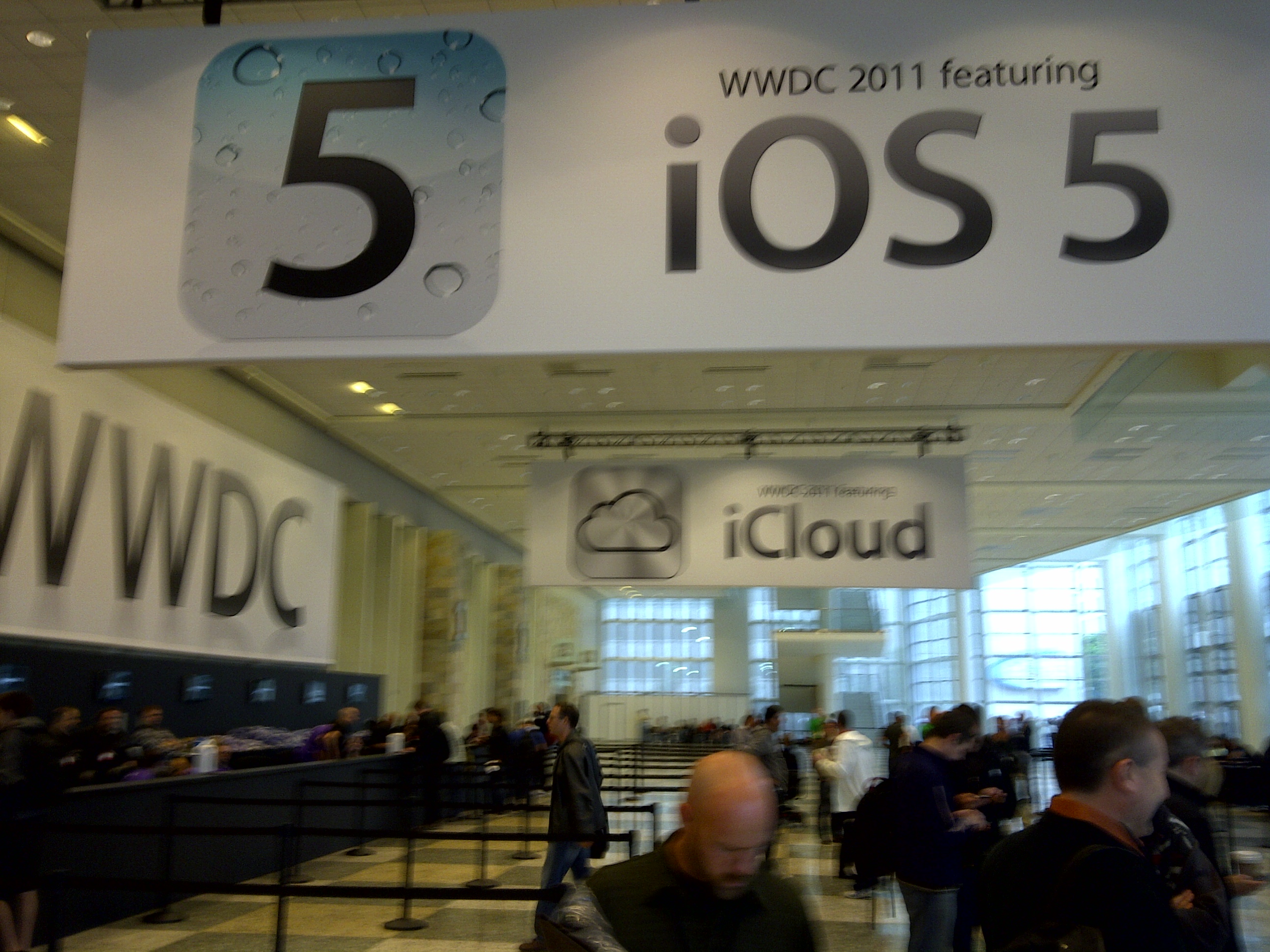 Apple iOS 5 launch
