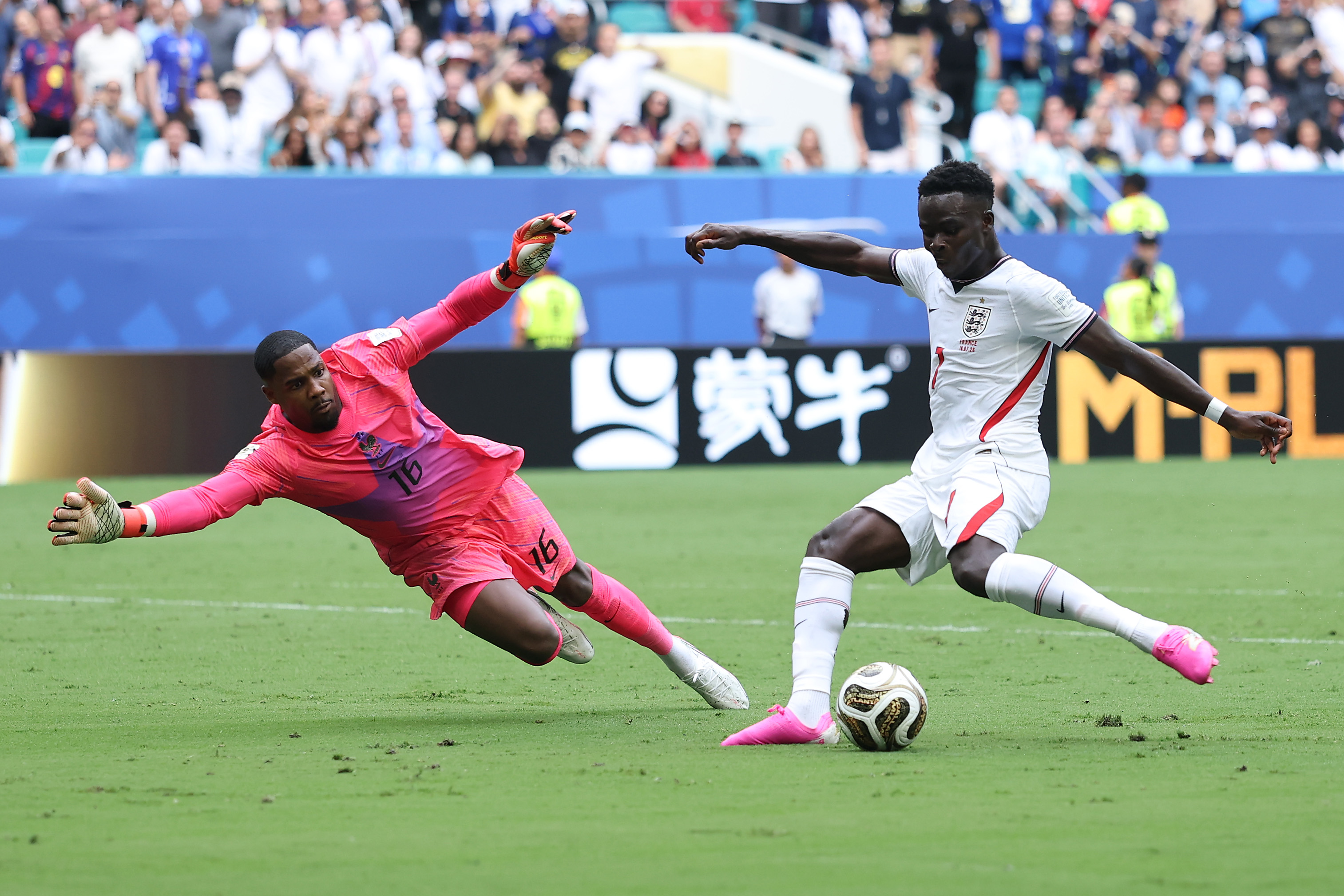 MIAMI GARDENS, FLORIDA - JULY 18: Bukayo Saka #7 of England takes a shot during the FIFA World Cup 2026 Bronze Final between France and England at Miami Stadium on July 18, 2026 in Miami Gardens, Florida. (Photo by Buda Mendes/Getty Images)