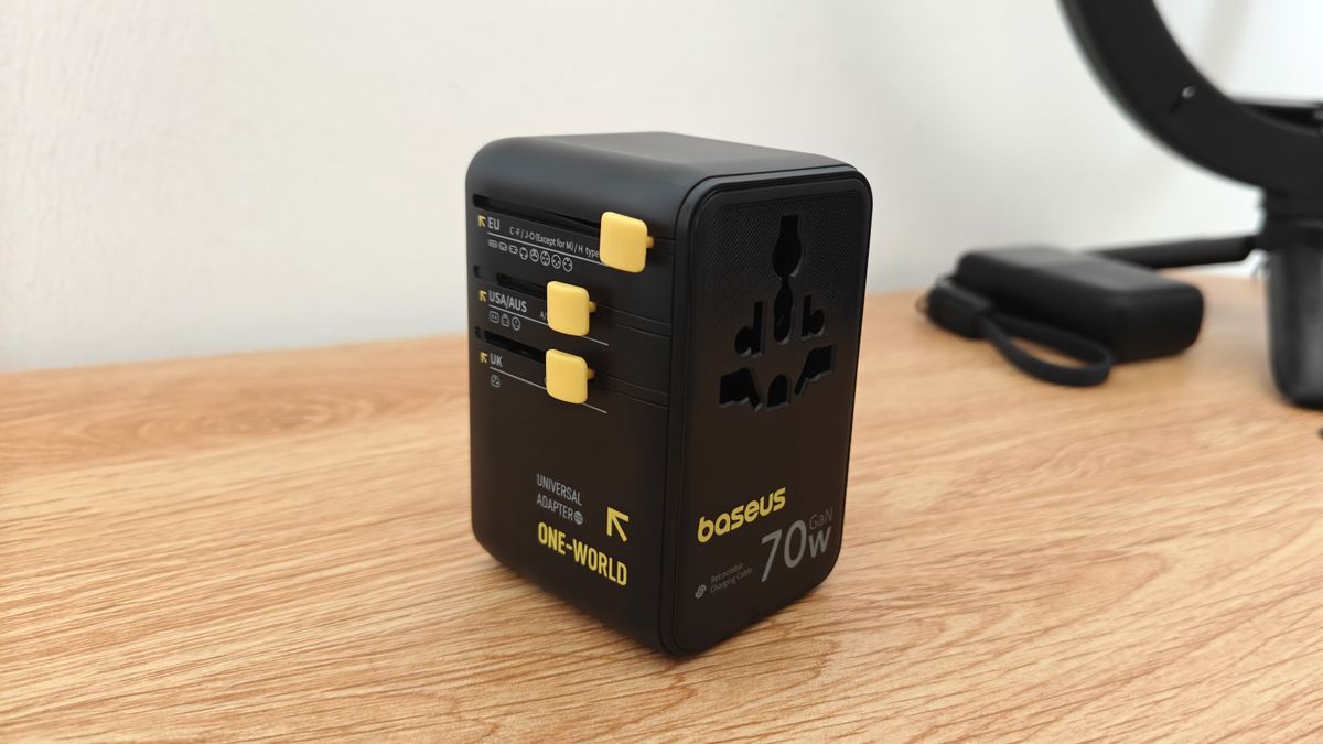 Baseus EnerCore CG11 Universal Travel Adapter with Retractable Cable
