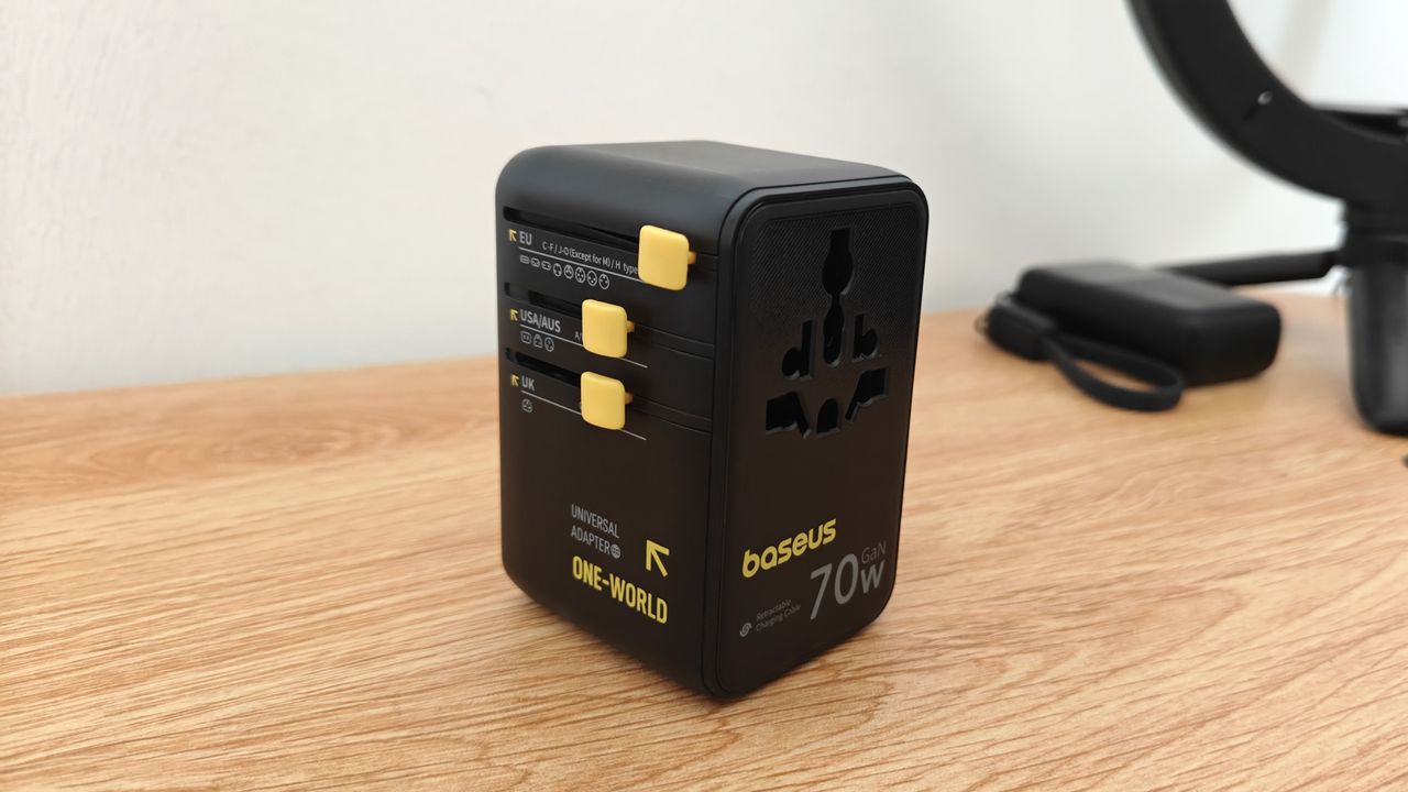 Baseus EnerCore CG11 Universal Travel Adapter with Retractable Cable