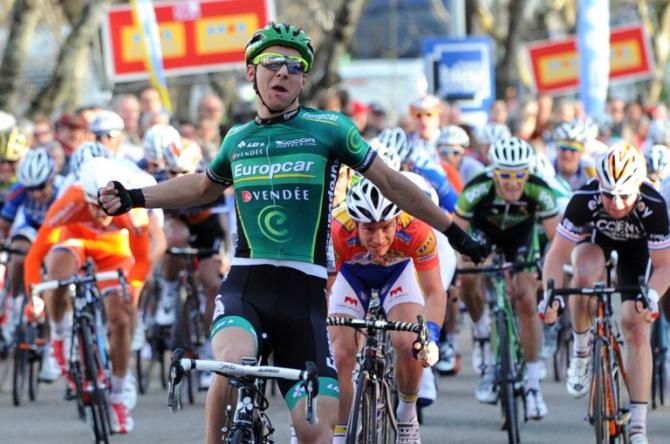 Bryan Coquard (Team Europcar) is a happy man after winning his first race as a pro in stage 2 of Etoile de Bess&egrave;ges.