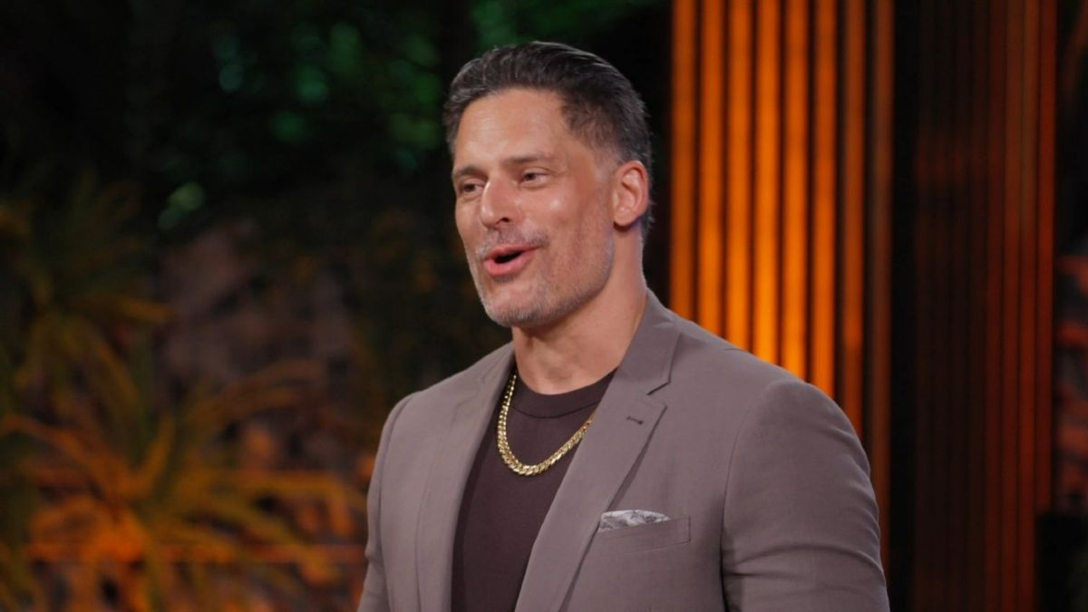 Joe Manganiello hosting Deal or No Deal Island Season 2