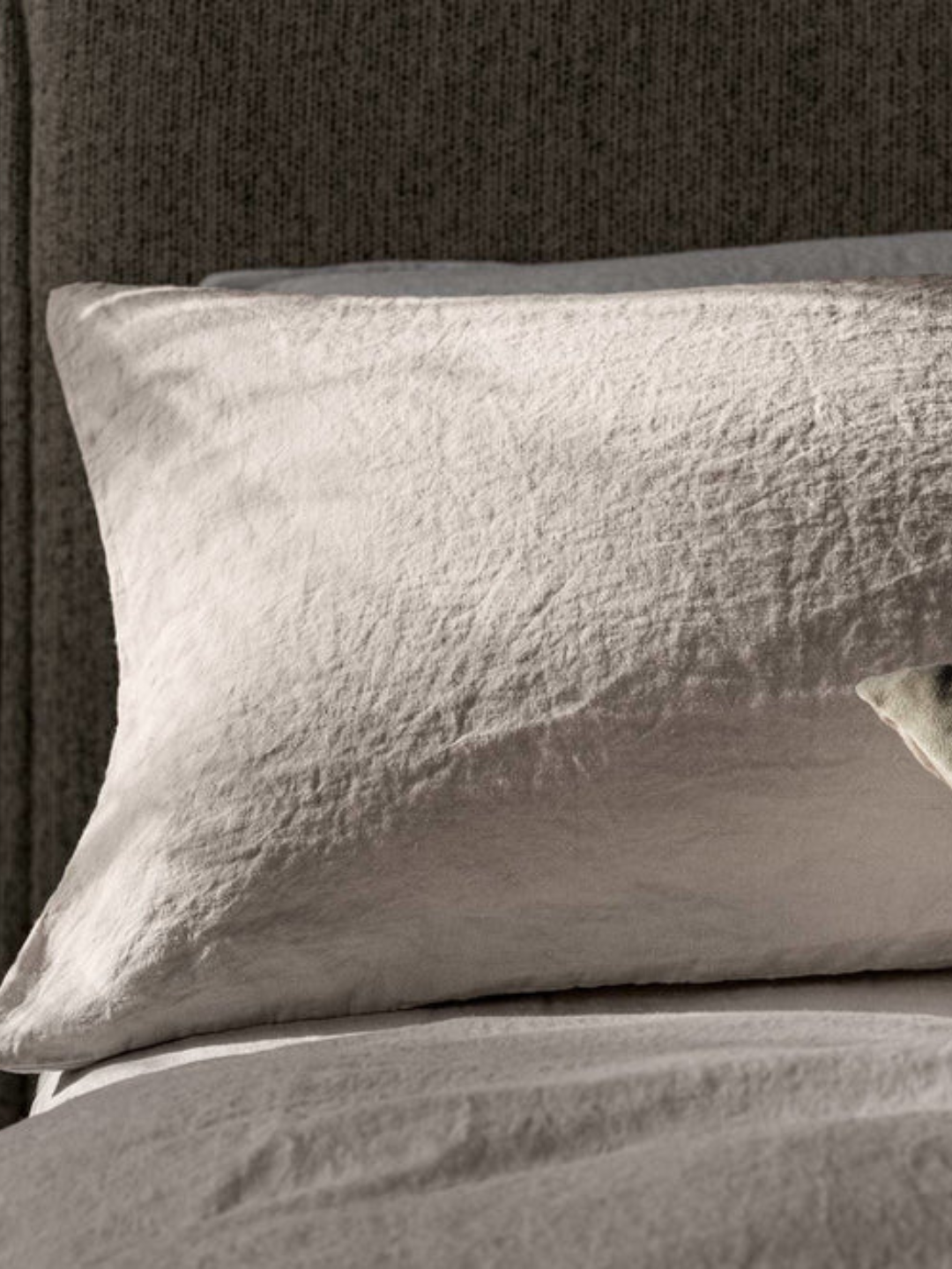 A beige natural organic hemp sheet from Naturalmat