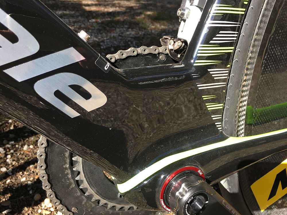 A beefed up bottom bracket junction on the Cannondale Super Slice disc