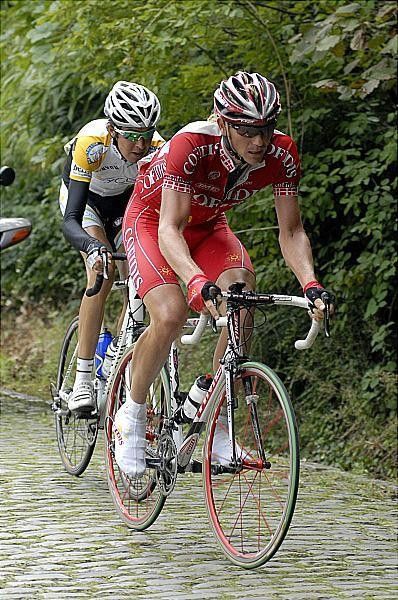 Frank Hoj of Cofidis and Mirko Selvaggi (Cycle Collstrop) chased after the breakaway, and eventually caught up.