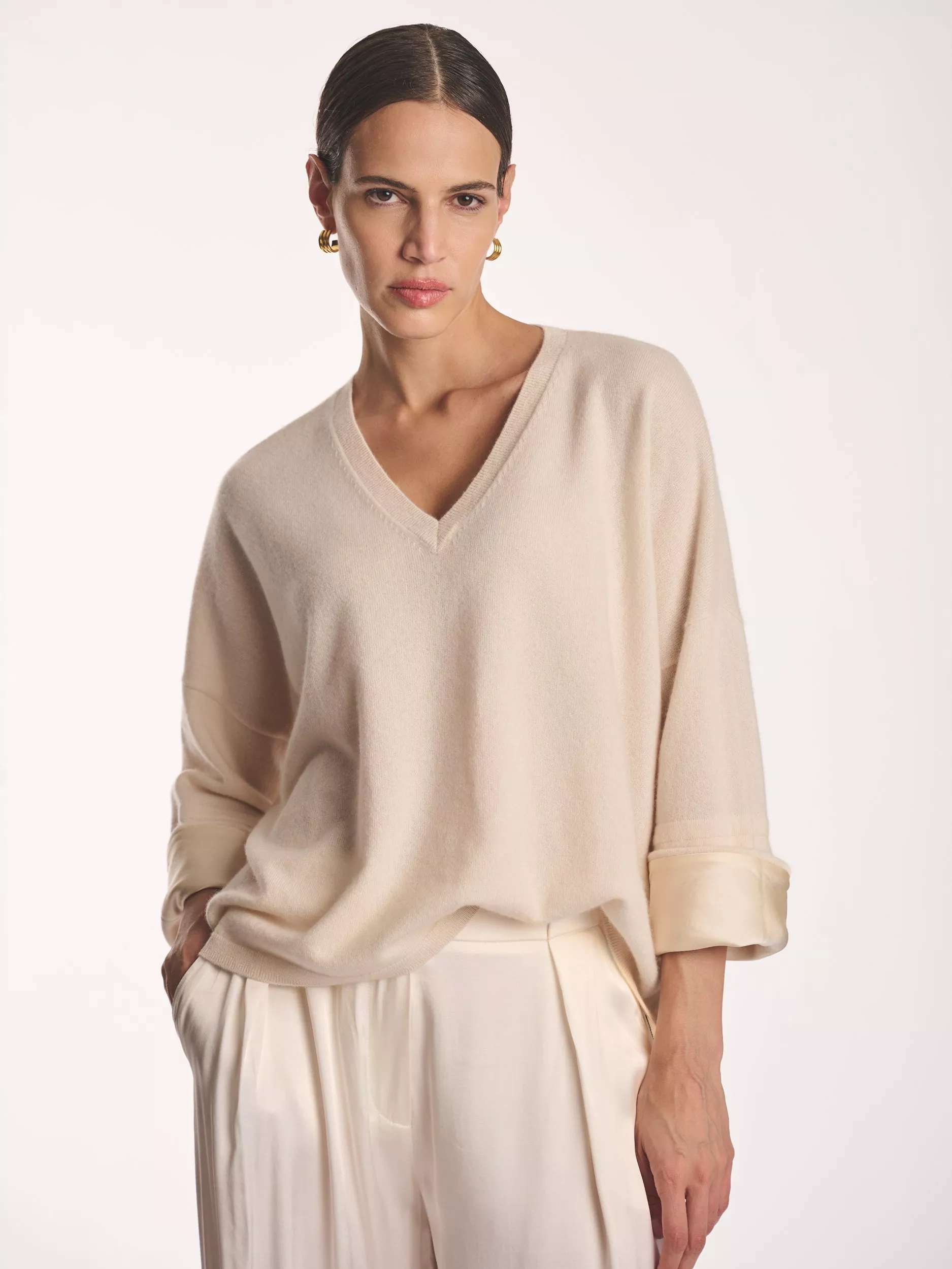 Amanda Wakeley Cashmere V-Neck Silk Cuff Boyfriend Jumper, Oatmeal