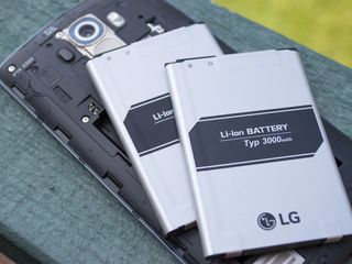 LG G4 Swappable Batteries