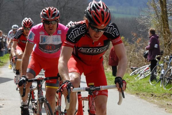 Yaroslav Popovych (RadioShack) follows a BMC rider in the field.