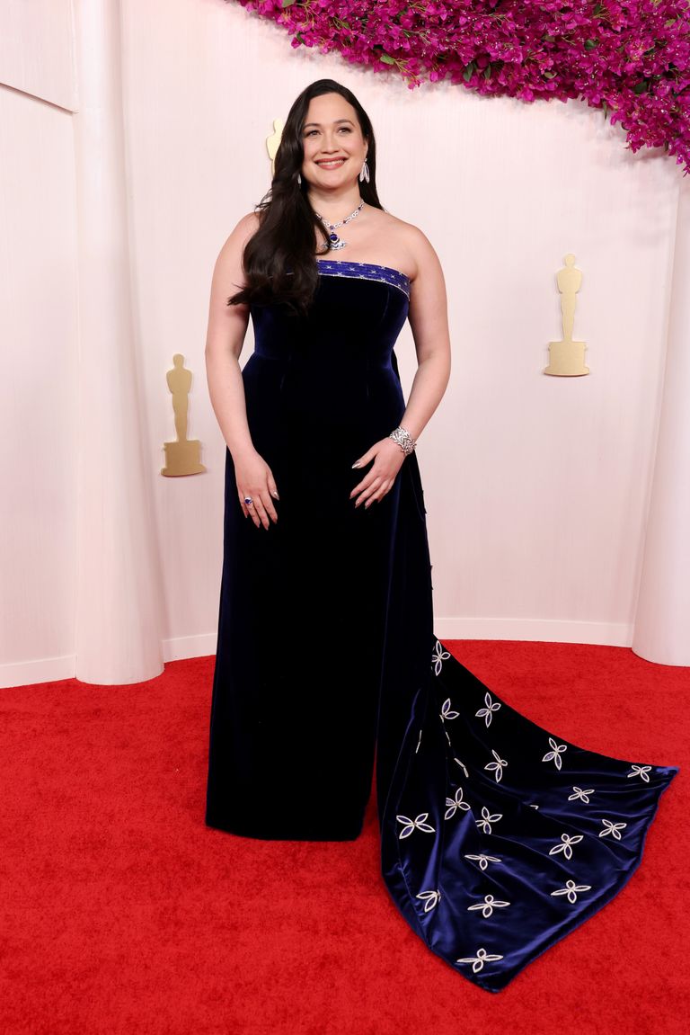 Lily Gladstone's 2024 Oscars Gown Is a Beautiful Ode to Her Culture ...