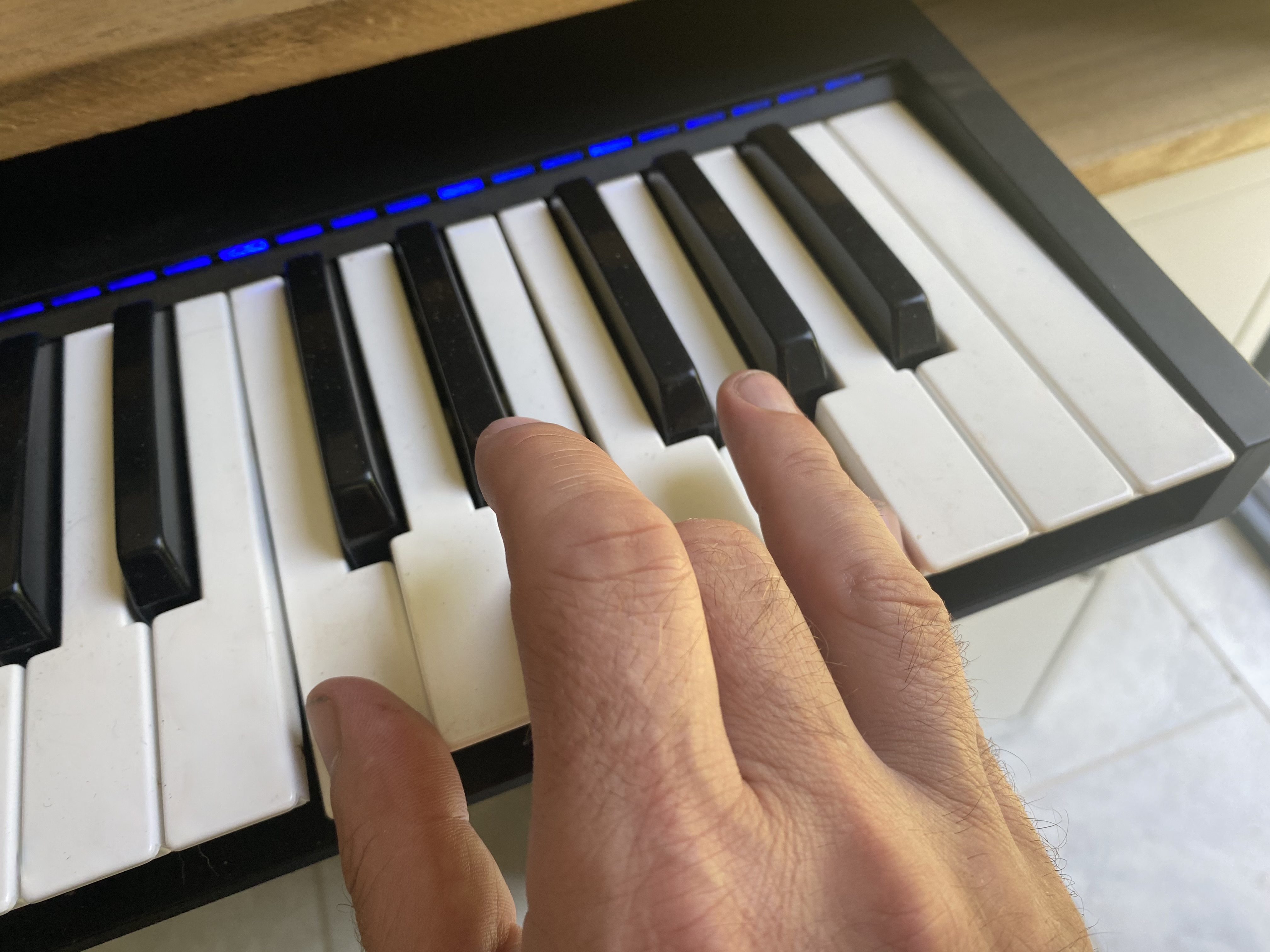 Right hand triad piano chord
