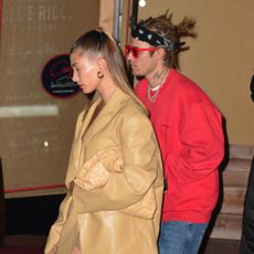 los angeles, ca may 03 hailey baldwin and justin bieber are seen on may 3, 2021 in los angeles, california photo by hollywood to youstar maxgc images