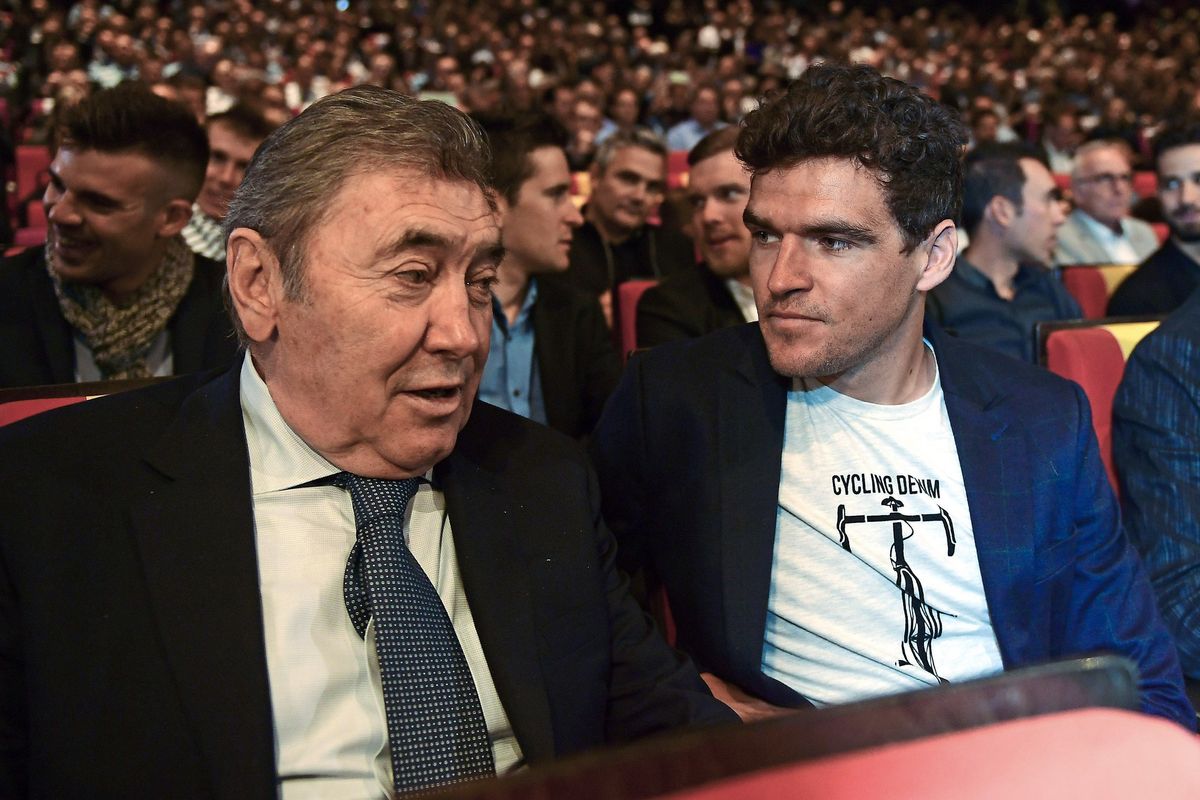 Eddy Merckx shows Greg van Avermaet how to dress for a Tour de France presentation
