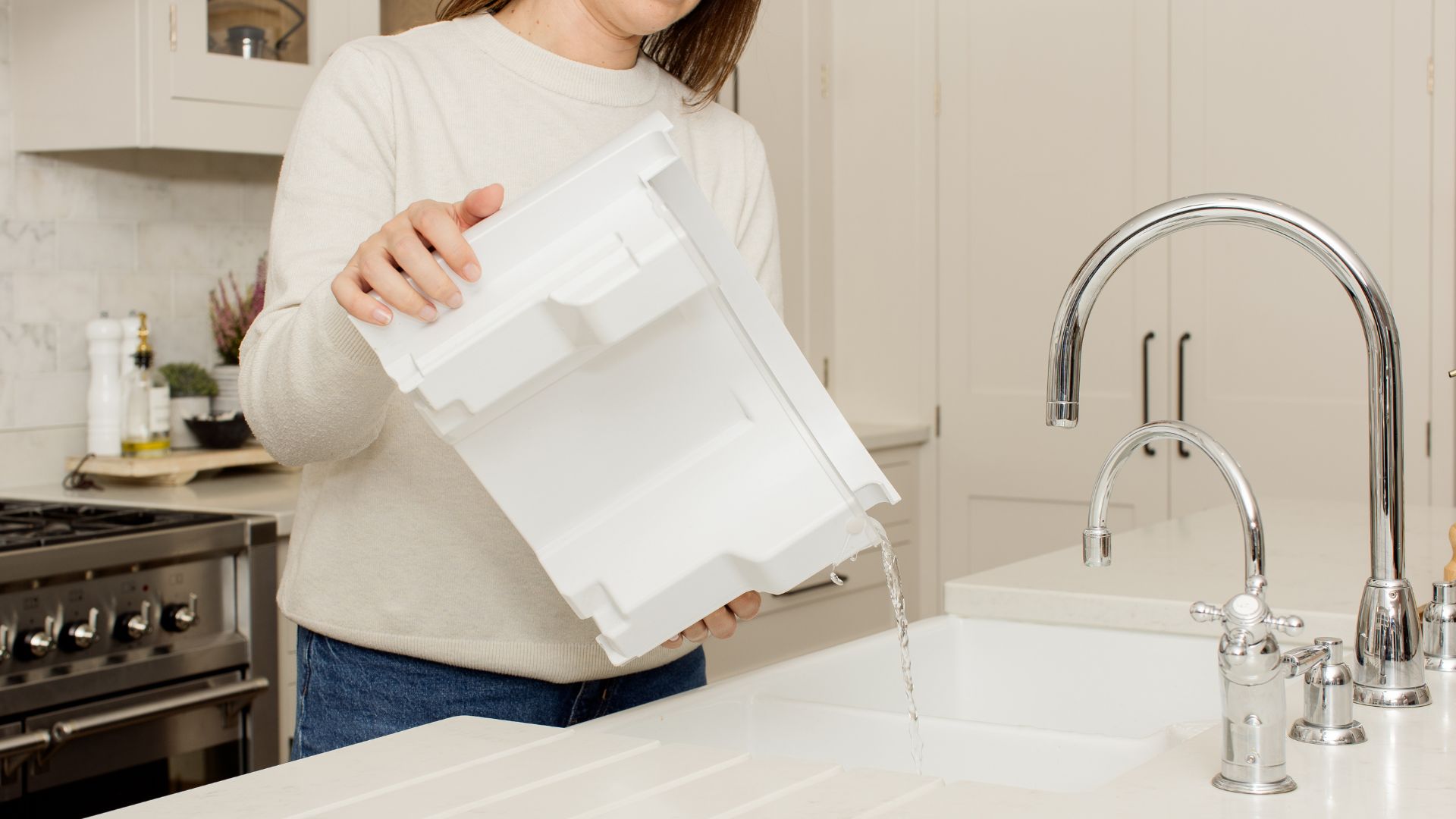 Emptying the MeacoDry Arete One Dehumidifier