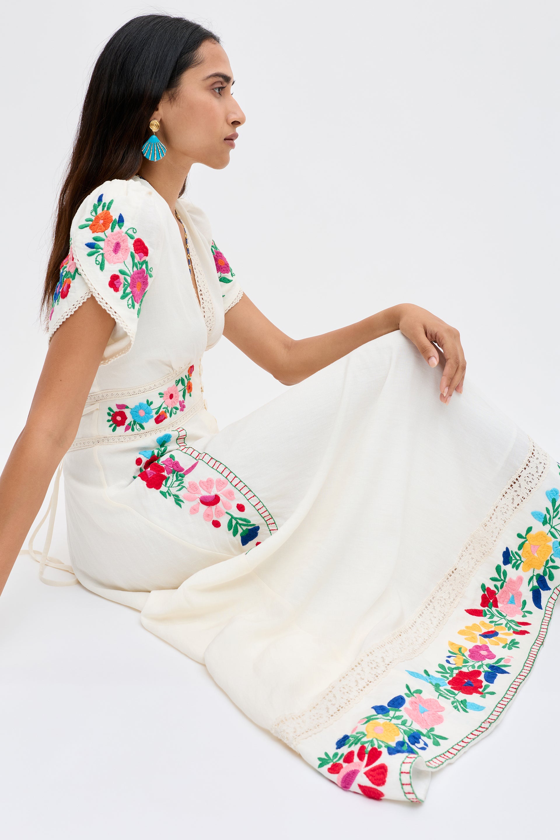 Novara Embroidered Linen Midi Dress in Anemone Embroidery Cream