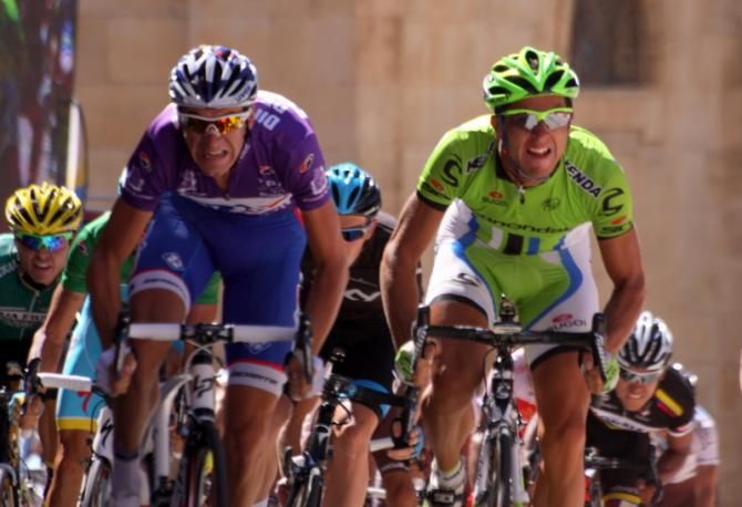 Roux and Daniele Ratto (Cannondale), right before colliding in the finish line