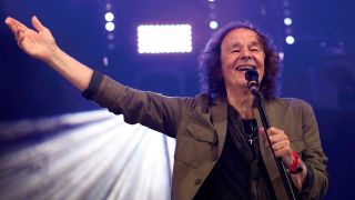 Colin Blunstone onstage