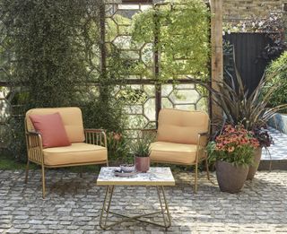 outdoor seating space from Dobbies