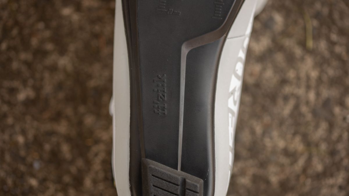 Fizik Artica GTX Tempo reinforcement through mid-foot