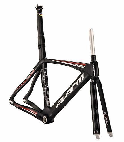 The Pista is the production version of the frame Sarah Ulmer rode to an Olympic Games medal in 2004.