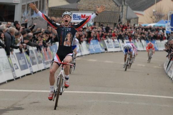 Aur&eacute;lien Duval (UV Aube) wins the 2012 French 'cross title