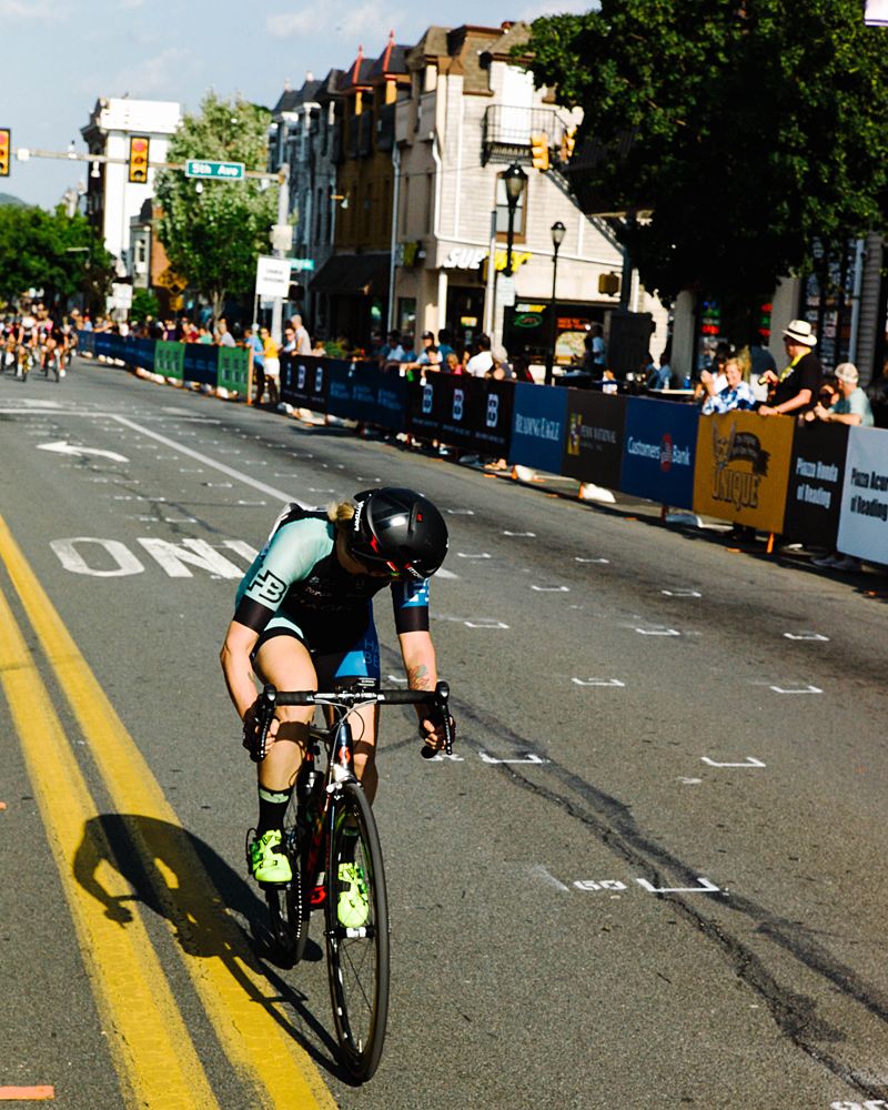 Julie Kuliecza (Hagens Berman / Supermint) was active the entire race, winning several primes on her way to claiming 5th place