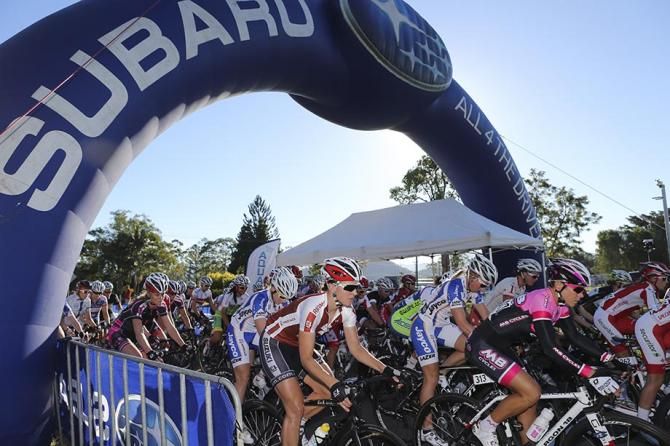 The NRS women start their criterium
