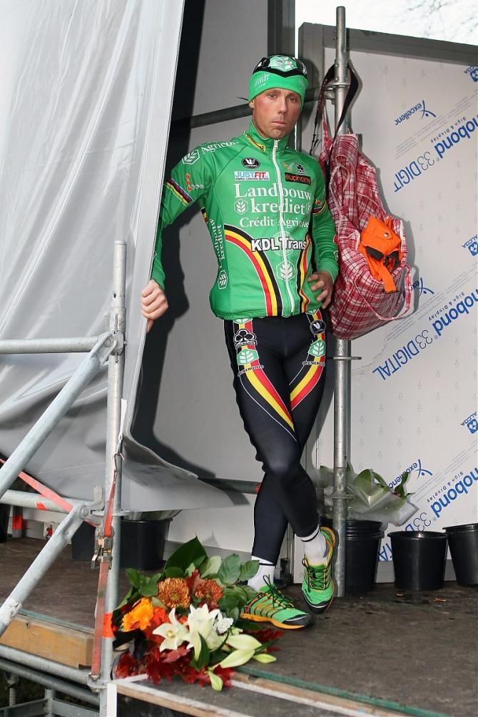 Superprestige Gieten runner-up Sven Nys (Landbouwkrediet-Euphony) awaits the podium ceremony.