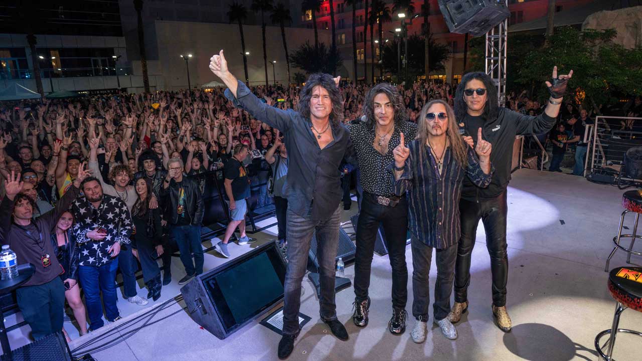 Kiss take a bow in Las Vegas