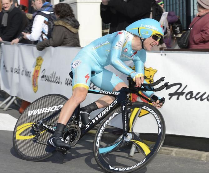 Enrico Gasparotto (Astana) rounds a bend in the Paris-Nice prologue
