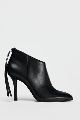 Pull Tab High-Heel Ankle Boots