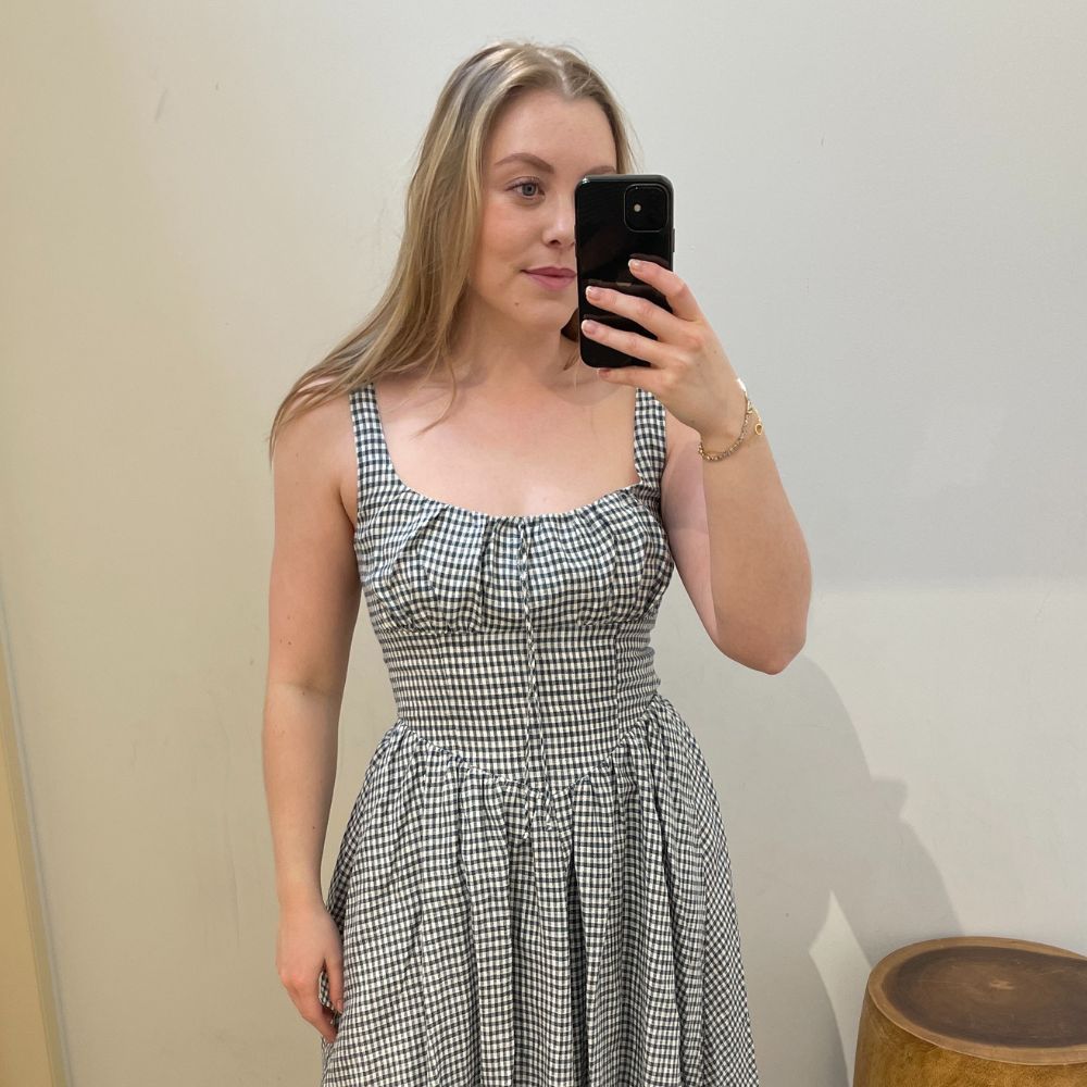 I Tried on Reformation's Best Linen Dresses, Trousers and Shirts--These Pieces Were Elite