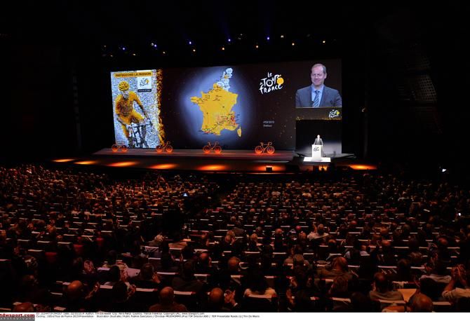 A large audience watches the 2015 Tour de France presentation