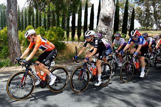 Women's Tour Down Under: Ally Wollaston edges Noemi R&uuml;egg to take second win on stage 2