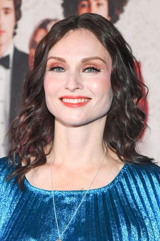 sophie ellis bextor with a 50s makeup look on the red carpet