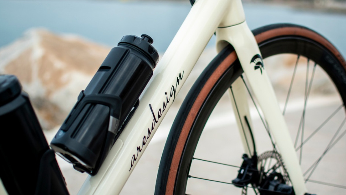 Close-up of Ares Super Leggara HPS e-bike's battery pack