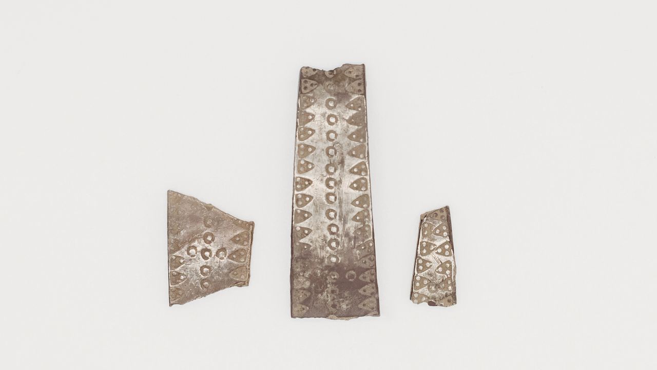 An armlet from the hoard that was cut into pieces.