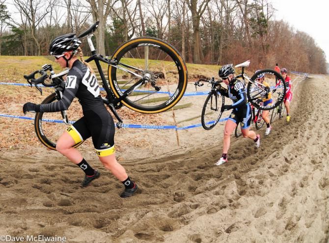 Elle Anderson (Ladies First Racing) leading Van Gilder through the sand