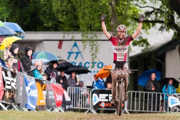 Annika Langvad (Easton Rockets) celebrates a win in Saalhausen