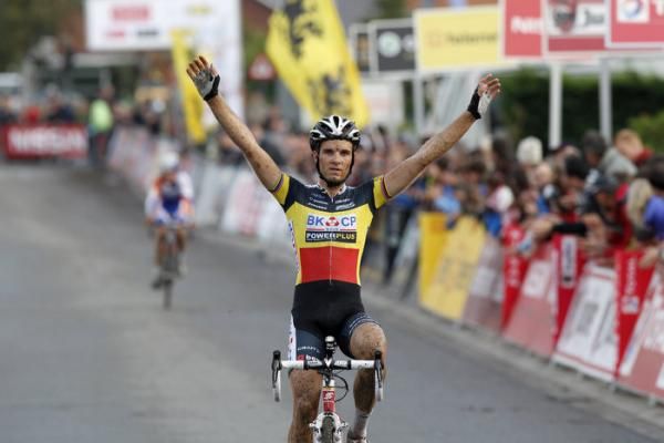 Niels Albert (BKCP-Powerplus) had plenty of time to celebrate his victory on the finishing straight.