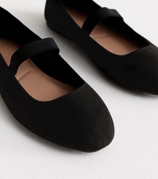 New Look, Elasticated Strap Flat Suede Look Shoes