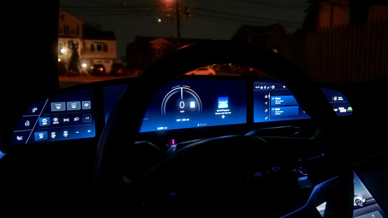 2025 Lucid Air Touring test drive.