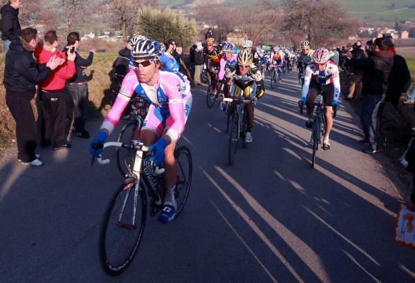 Danilo Hondo (Lampre) rides ahead of Mark Cavendish (HTC-Columbia) and Kurt Asle Arvesen (Sky)