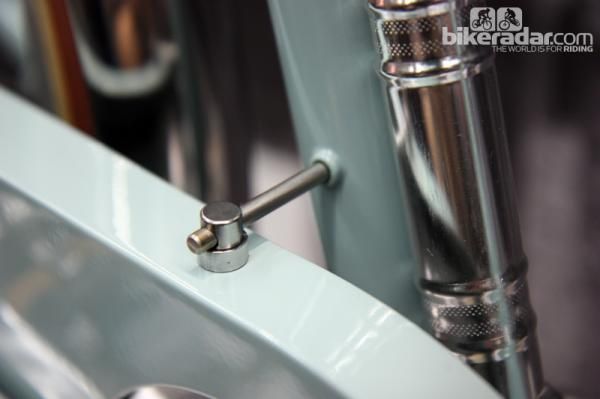 Now this is how you mount a chain guard. Rebolledo's stout anchors provide a solid foundation for minimal movement.