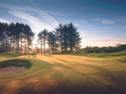 Troon golf course guide