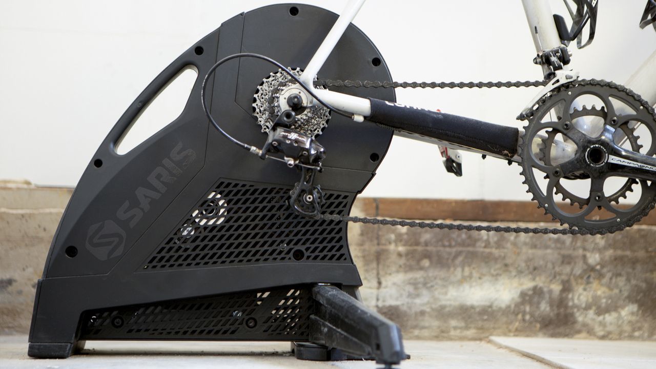Saris H3 turbo trainer and TD1 desk