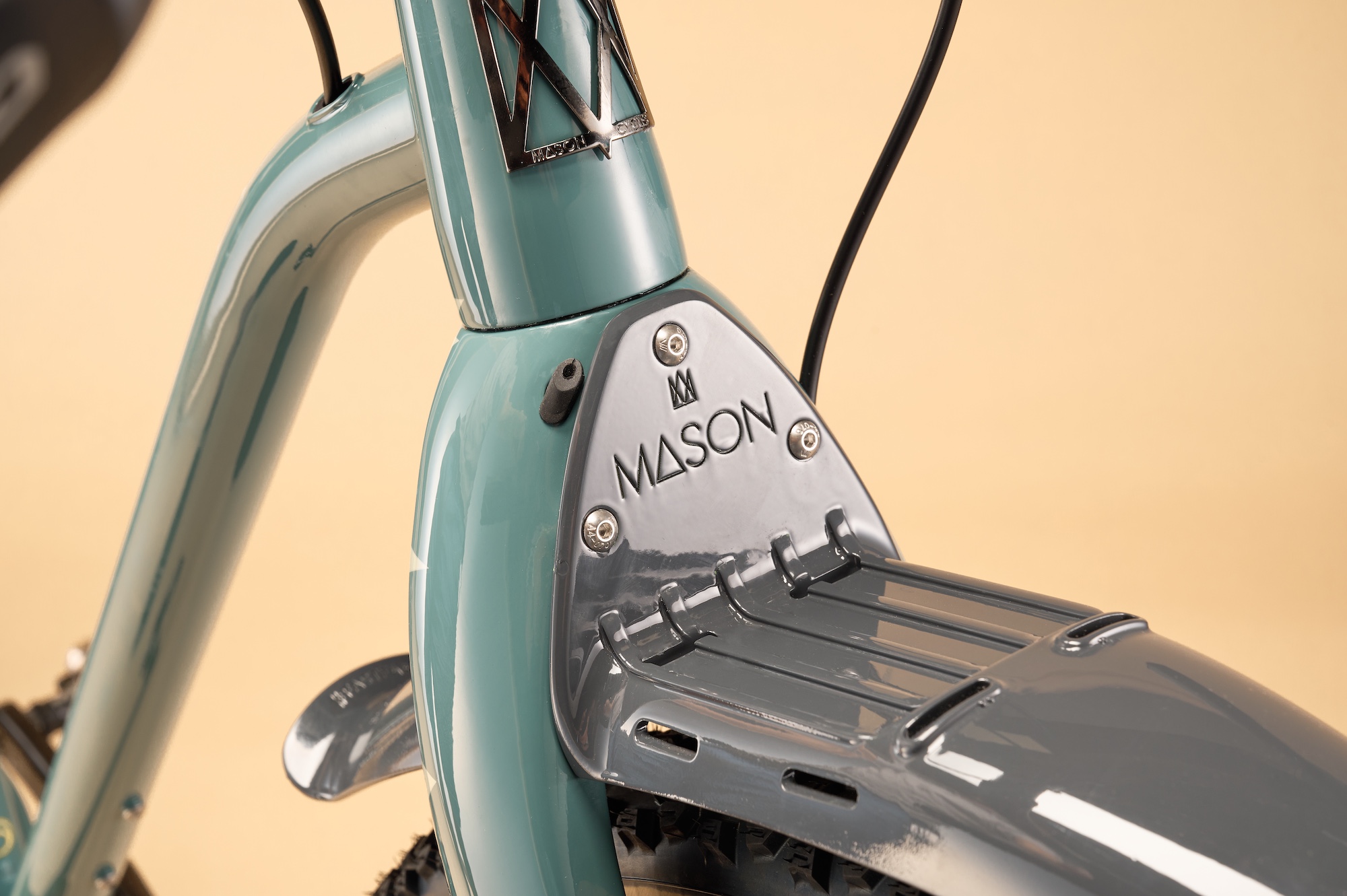 Mason tri mount fitting on fork crown