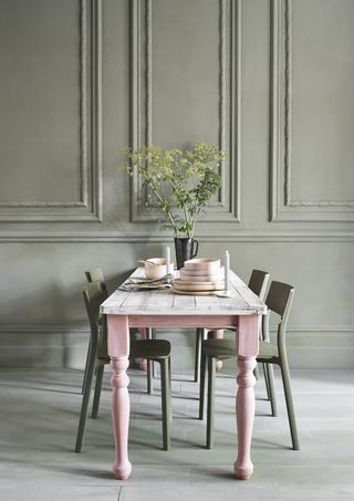 table and walls painted in Annie Sloan chalk paint