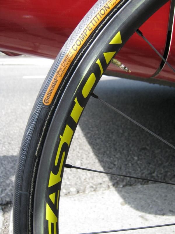 Evans is using the same Easton wheels but with yellow logo