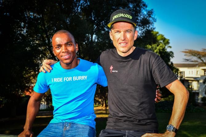 Current World Marathon Champion and Specialized Racing star Christoph Sauser has spent a lot of his time in South Africa and has also taken on training with upcoming Songo.info rider Sipho Madolo and the former has taught Madolo a lot during their time together with Madolo coming to his first UCI MTB Marathon World Championships with the intention of making an impact on the international stage