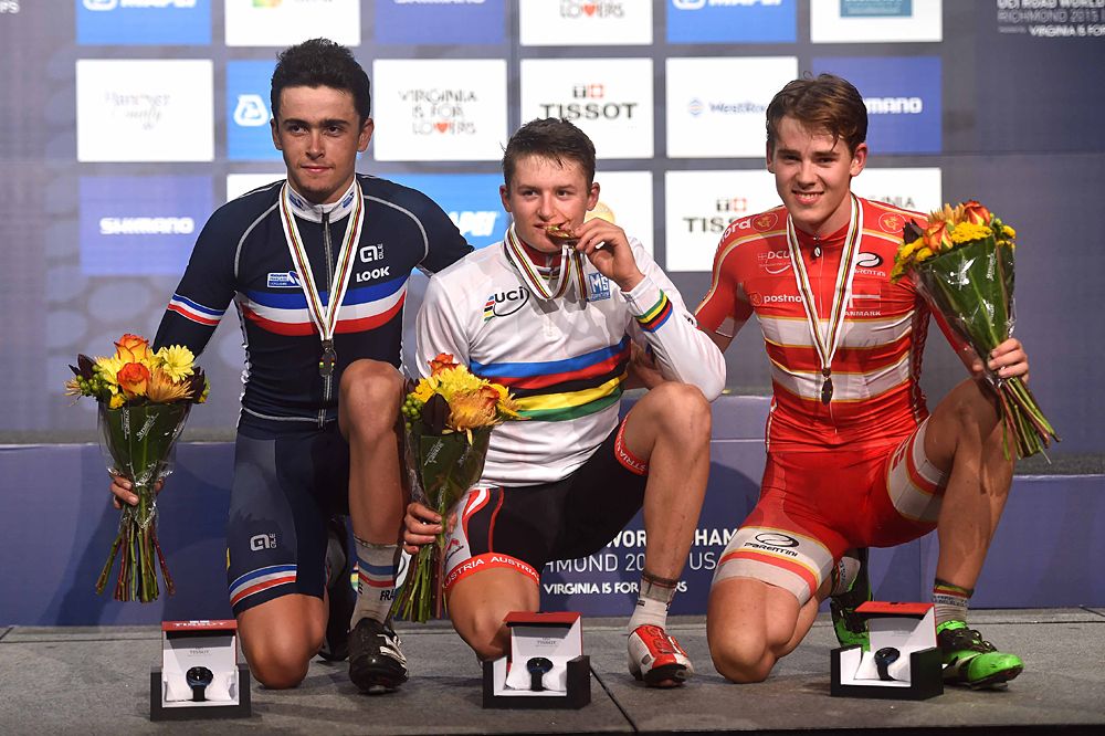 Felix Gall (Austria) wins the junior men's world title in the road race